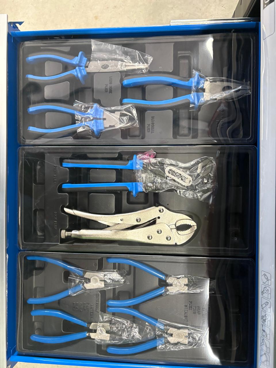 220 pc Trolley Tool Cabinet